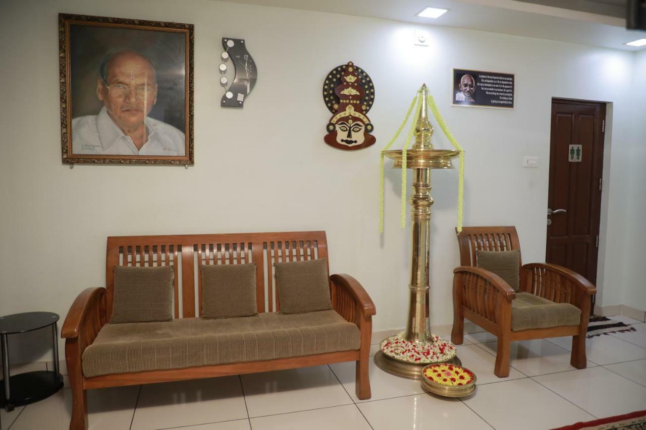 Pavithram Residency Bed & Breakfast โกลลัม ภายนอก รูปภาพ