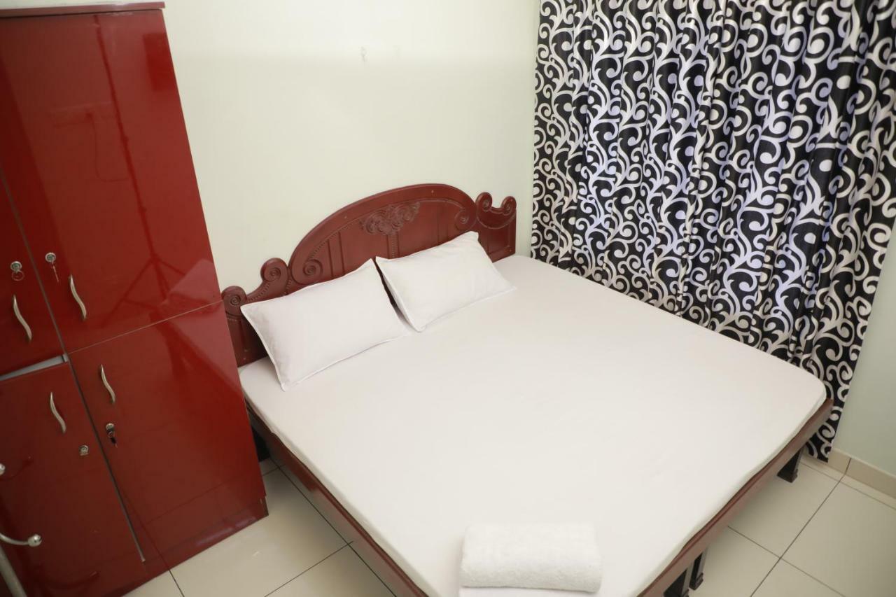 Pavithram Residency Bed & Breakfast โกลลัม ภายนอก รูปภาพ