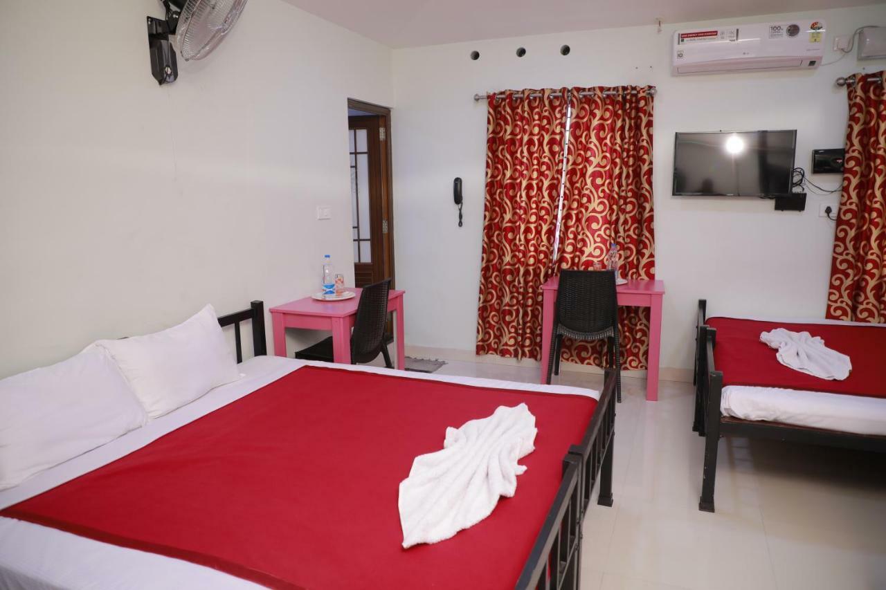 Pavithram Residency Bed & Breakfast โกลลัม ภายนอก รูปภาพ