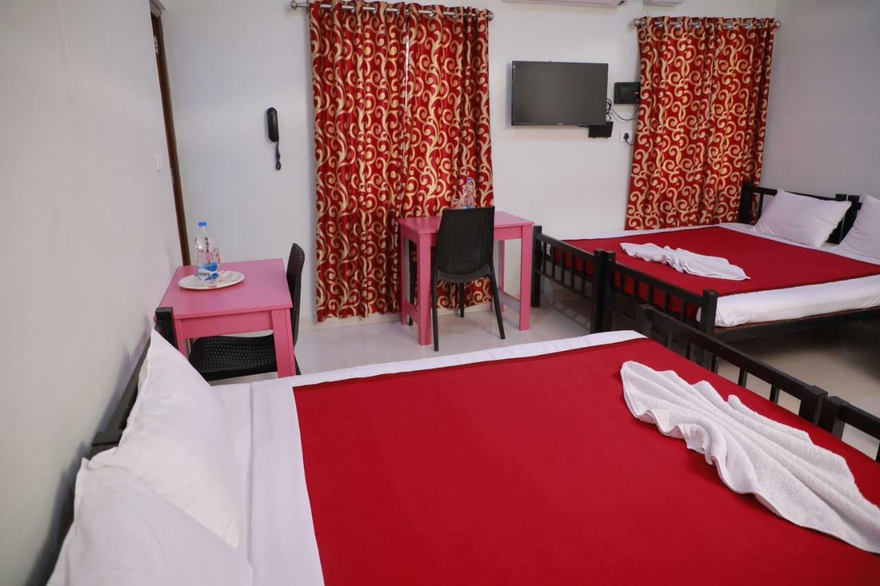 Pavithram Residency Bed & Breakfast โกลลัม ภายนอก รูปภาพ